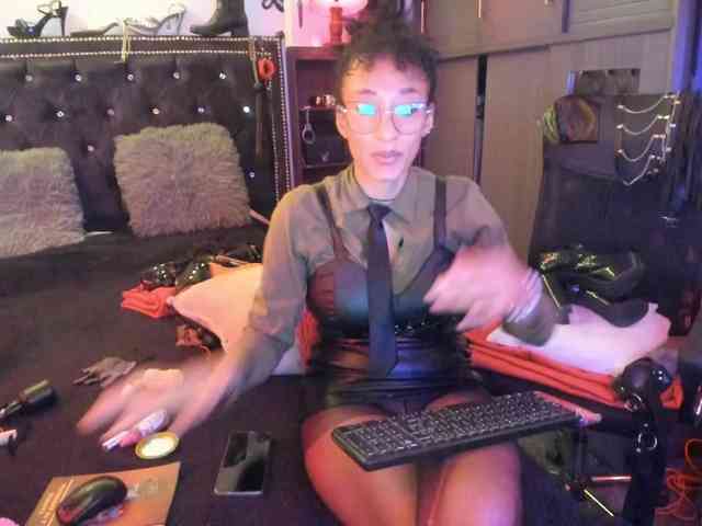 Ameliemartinez webcam