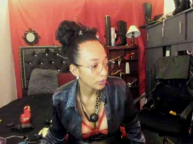 Ameliemartinez webcam