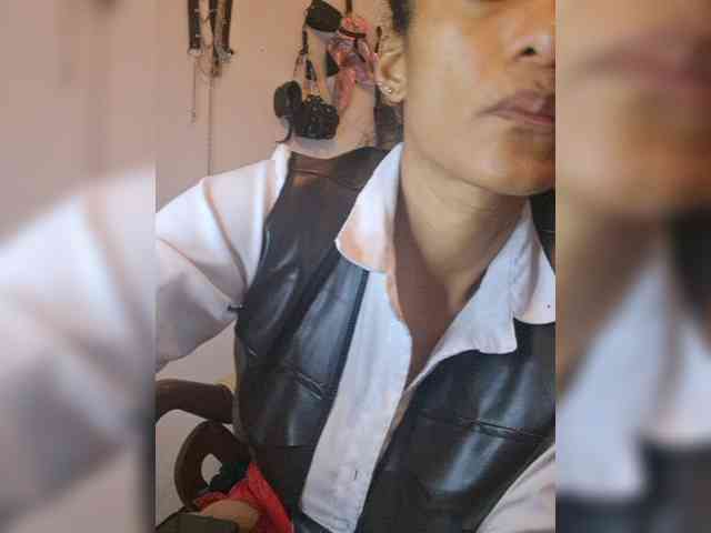 Ameliemartinez webcam