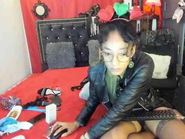 Ameliemartinez webcam