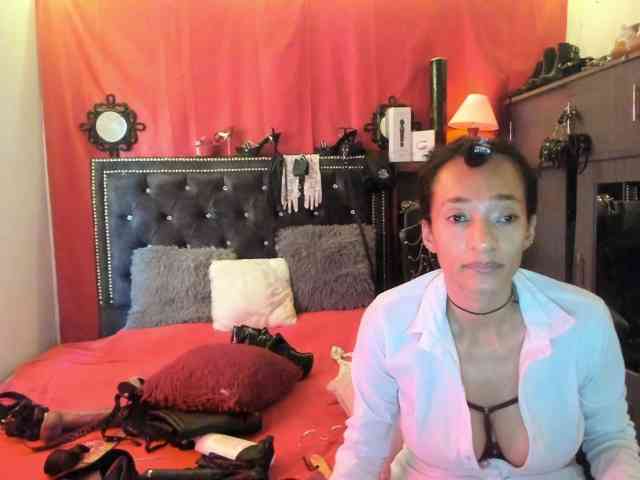 Ameliemartinez webcam