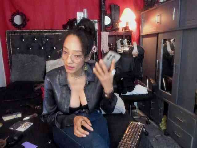 Ameliemartinez webcam