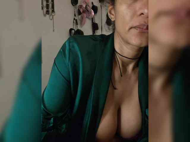 Ameliemartinez webcam