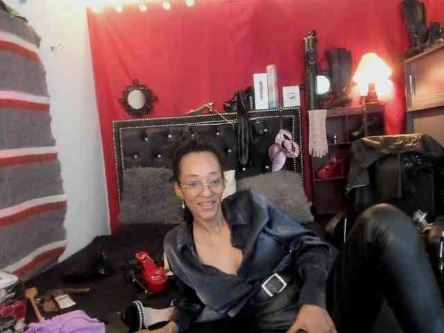 Ameliemartinez webcam