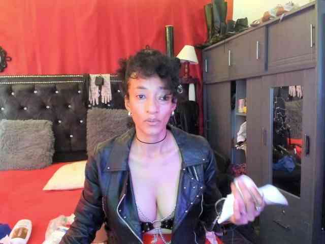 Ameliemartinez webcam