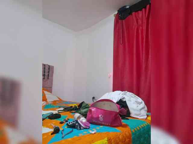 Ameliemartinez webcam