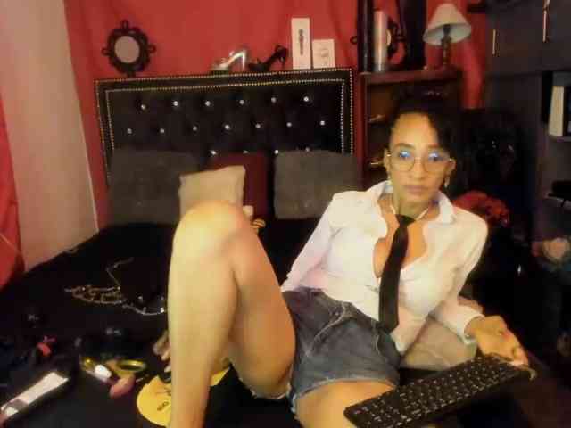 Ameliemartinez webcam