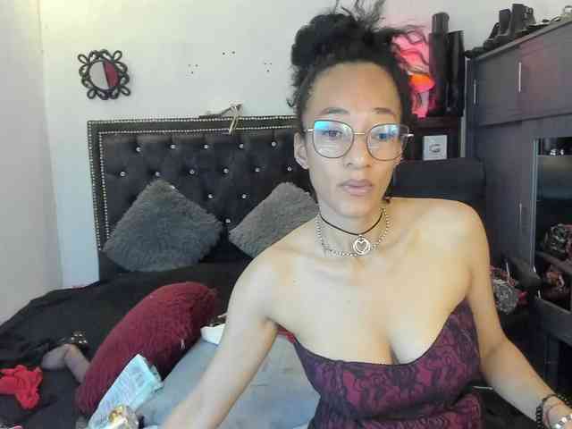Ameliemartinez webcam