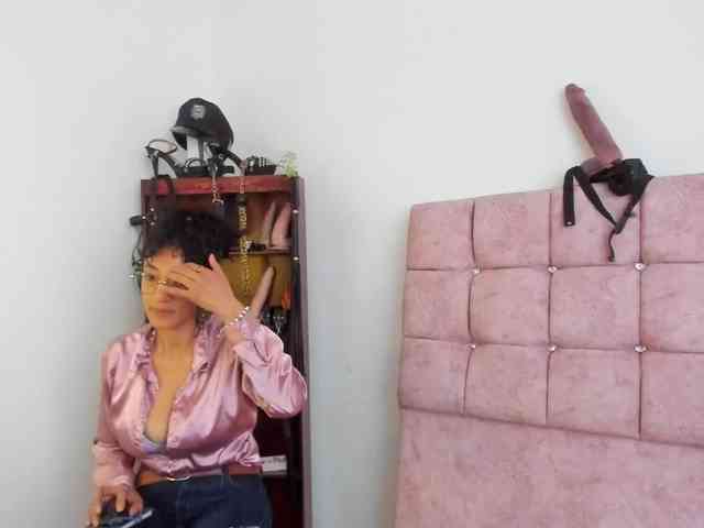 Ameliemartinez webcam