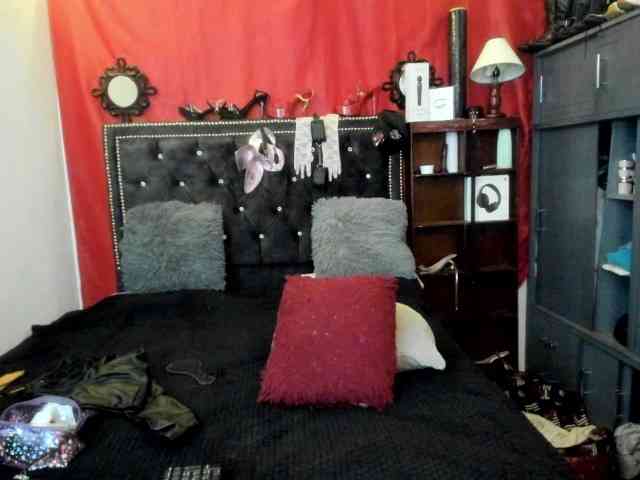 Ameliemartinez webcam