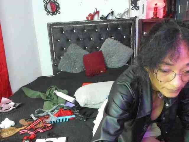 Ameliemartinez webcam