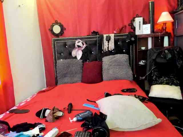 Ameliemartinez webcam