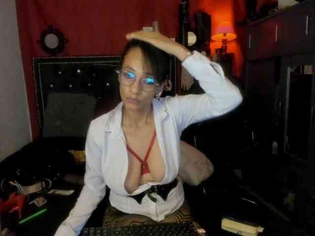 Ameliemartinez webcam