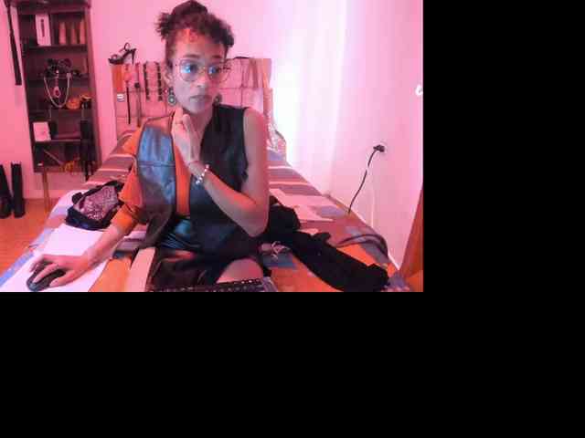 Ameliemartinez webcam
