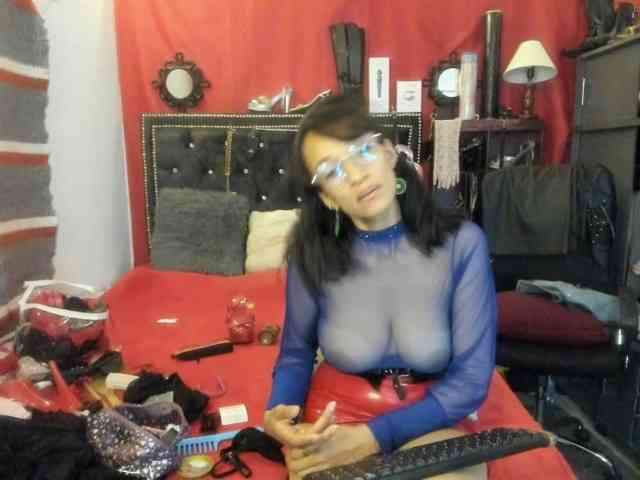 Ameliemartinez webcam