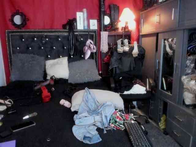 Ameliemartinez webcam