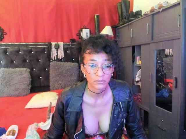 Ameliemartinez webcam