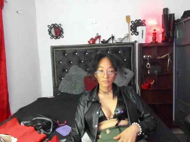 Ameliemartinez webcam