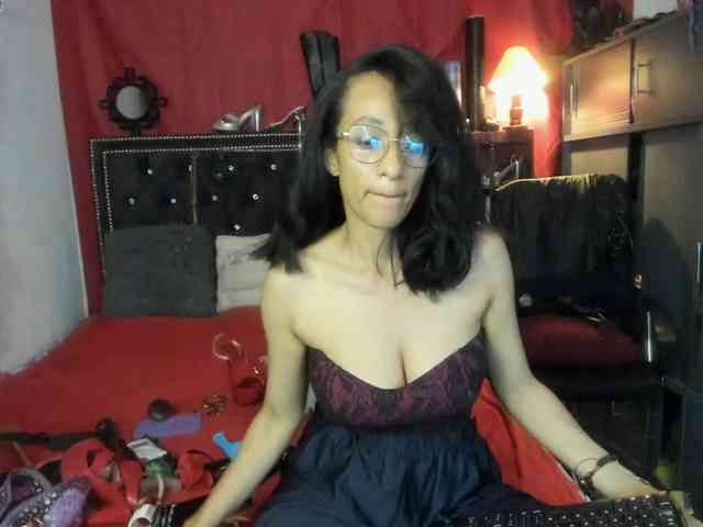 Ameliemartinez webcam
