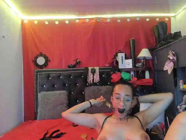 Ameliemartinez webcam