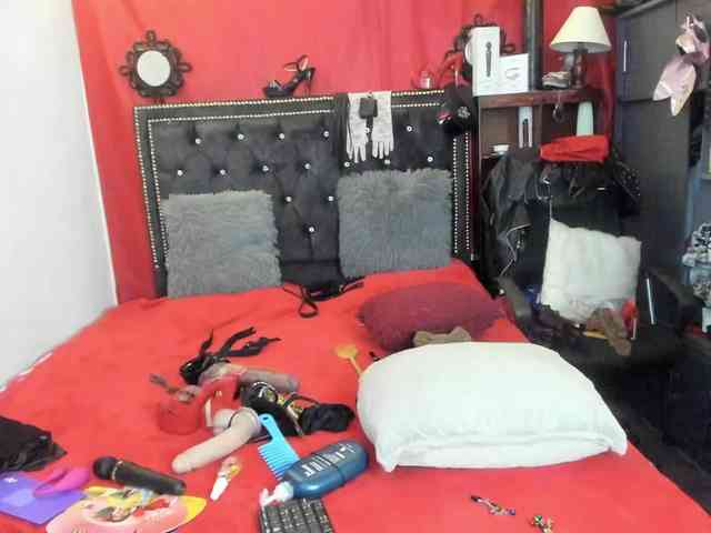 Ameliemartinez webcam