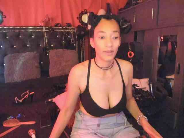 Ameliemartinez webcam