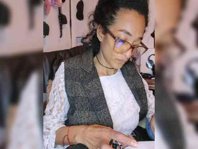 Ameliemartinez webcam