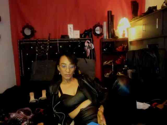 Model: Ameliemartinez