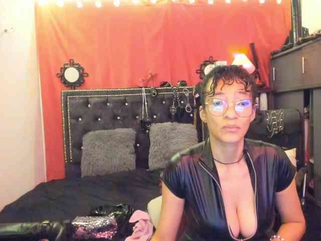 Ameliemartinez webcam