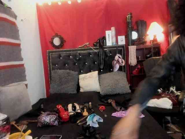 Ameliemartinez webcam