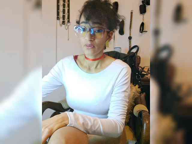 Ameliemartinez webcam