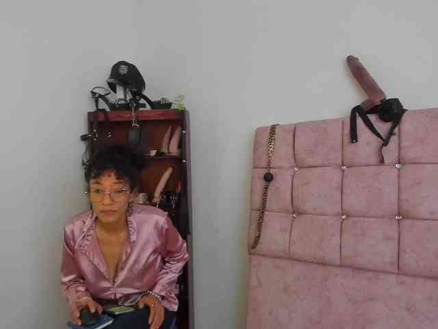Ameliemartinez webcam