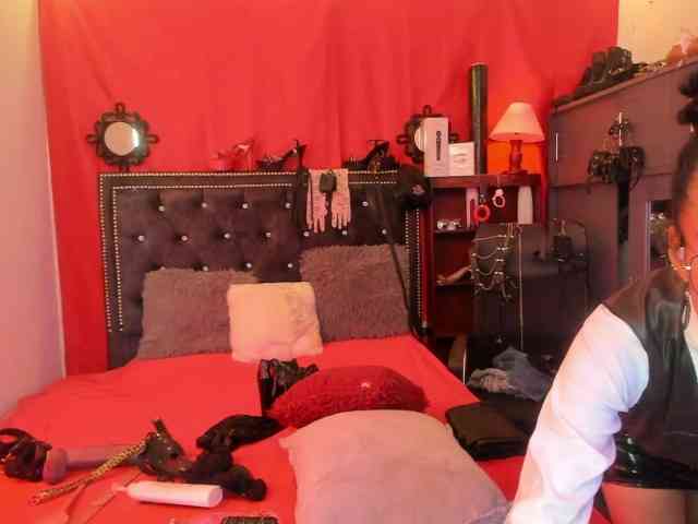 Ameliemartinez webcam