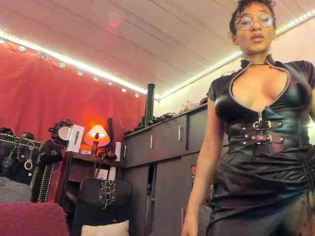 Ameliemartinez webcam
