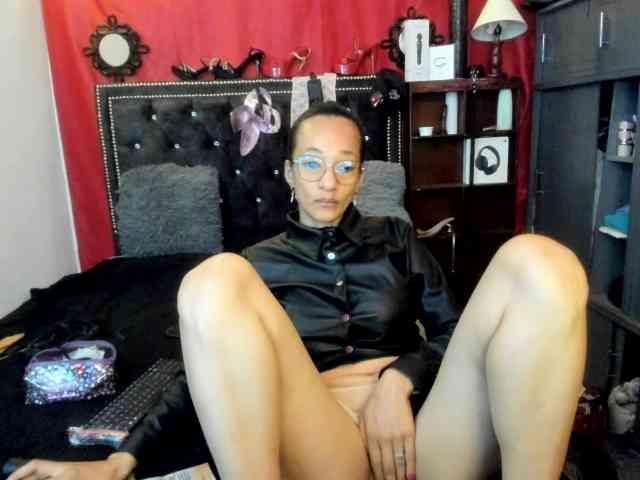Ameliemartinez webcam