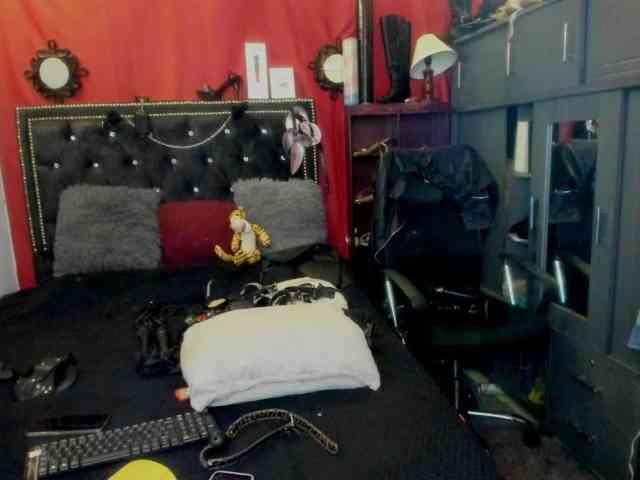 Ameliemartinez webcam