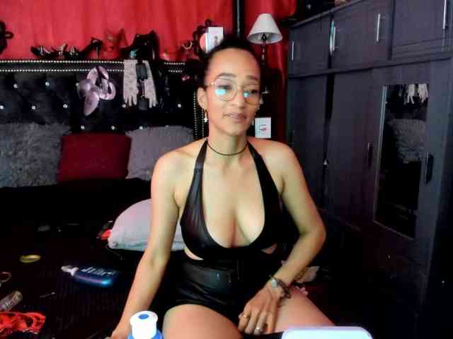Ameliemartinez webcam
