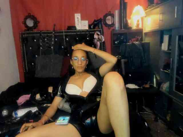 Ameliemartinez webcam