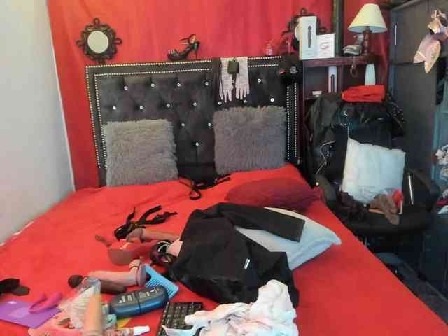 Ameliemartinez webcam