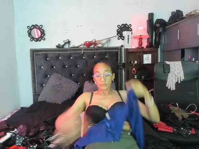 Ameliemartinez webcam