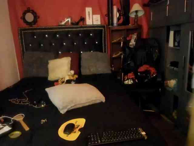 Ameliemartinez webcam
