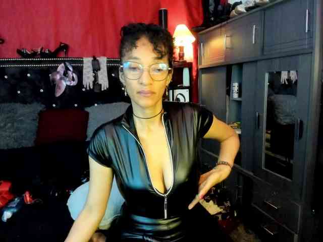 Ameliemartinez webcam