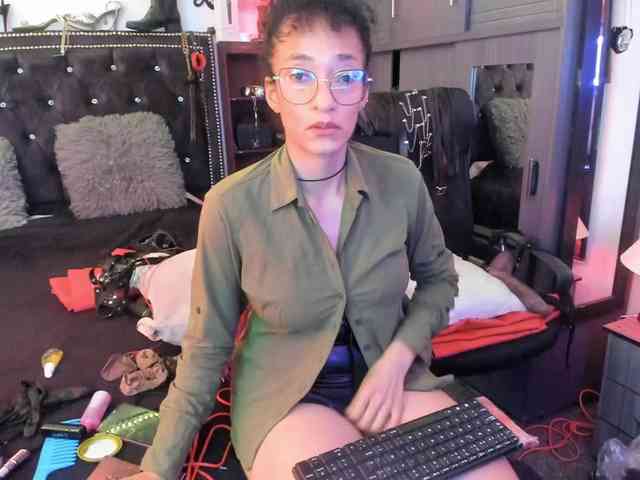 Ameliemartinez webcam