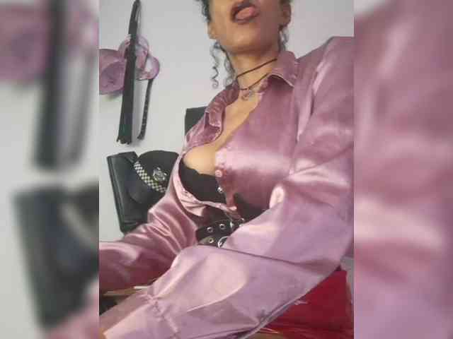 Ameliemartinez webcam