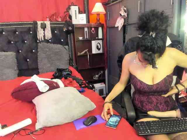 Ameliemartinez webcam