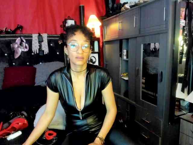 Ameliemartinez webcam