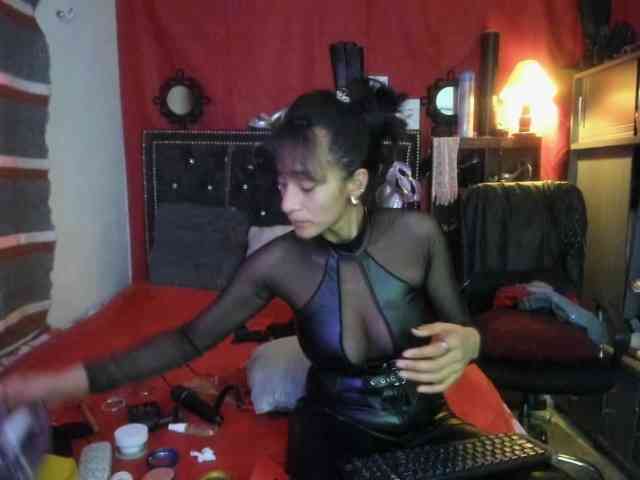 Ameliemartinez webcam