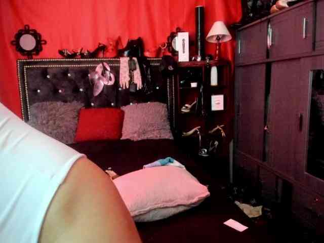 Ameliemartinez webcam