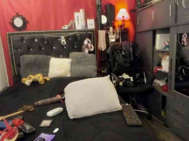 Ameliemartinez webcam