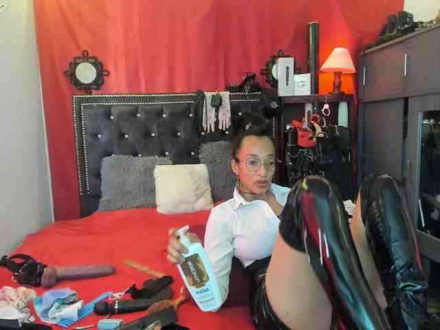 Ameliemartinez webcam